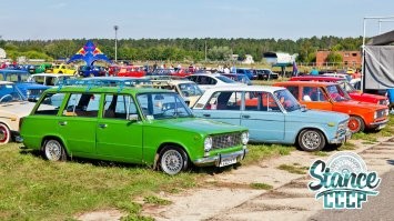 Это сейчас поток на МКАДе серый, а тогда он был веселенький...