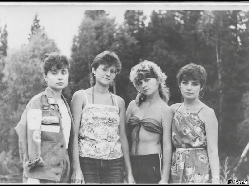 Я бы сказал так - угадай мою жену!
 Да, подруга у неё умная, в очках.
 Ну... нам умных не нужно...