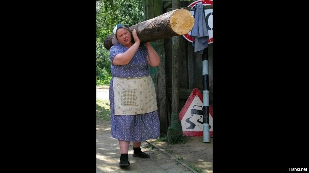 Лукашенко показал мастер-класс по колке дров на чемпионате в Беларуси