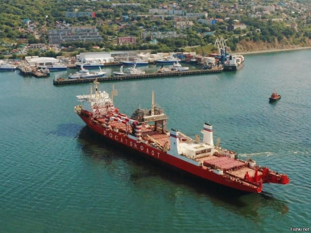 в СССР уже такое посторили еще в  1988 году называется "Севморпуть"