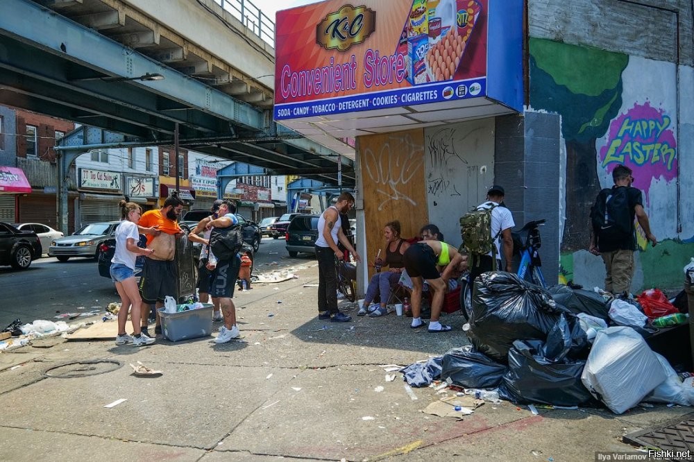 Американцы умирают в   от невозможности повидать нормальную жизнь в России , хоть одним глазком.