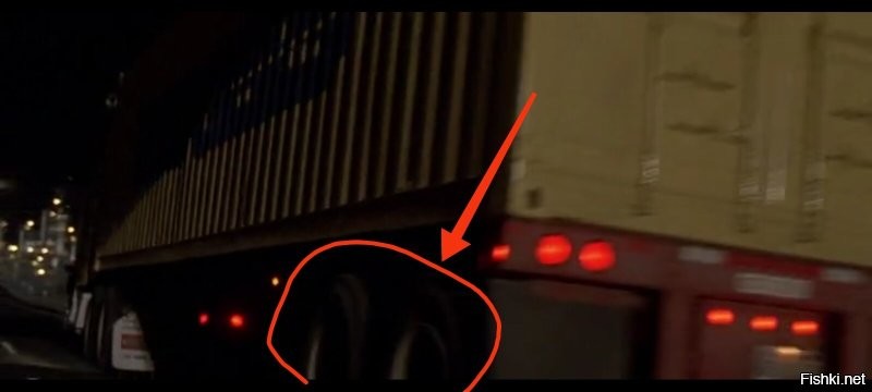 Форсаж-1. Один и тот же грузовик в фильме.