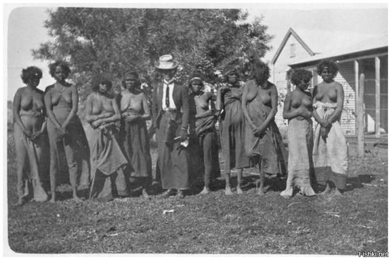 Сапиентные бабы от неандертальских не сильно-то и отличались. Вот они, красавицы - чистые сапиенсы, без примесей. Такие в Европу и пришли. Какой неандерталец тут устоит?