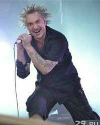 Где твой былой протест Сережа?? Бабло победило панка Шнурка....Горшок жив!!!