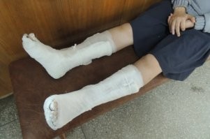 За сапогами торопится