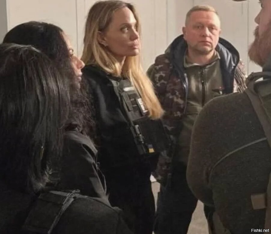 2025 Джоли на Украине