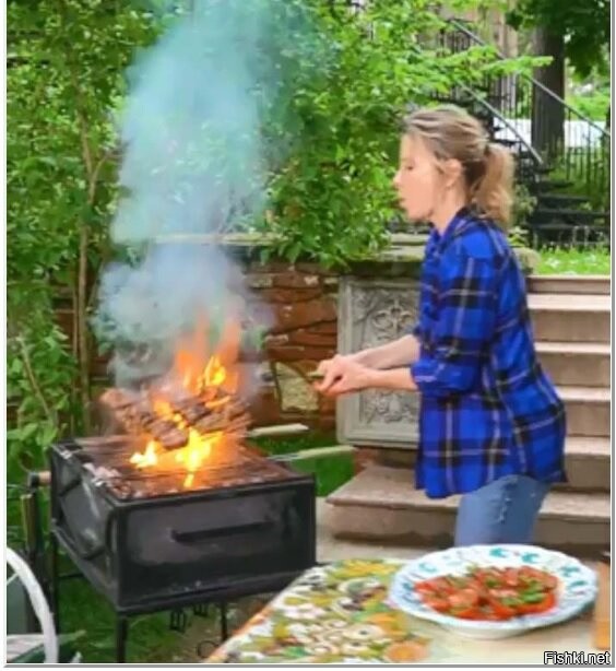 Они так Юлию Высоцкую смотрят!