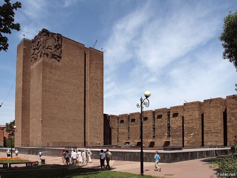 Местные-то уже привыкли (ну, почти), а что вы скажете? 
Это ГБУК РО ДГПБ. Библиотека, если одним словом.