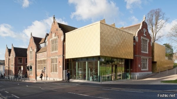 1. Правой кнопкой мыши кликаете по нужной картинке.
2. Выбираете "Копировать адрес ссылки".
3. Вставляете скопированное в свой комментарий.
Вуаля:



А просто писать номер картинки здесь давно считается дурным тоном.