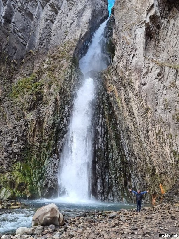 Вот собственно и сам водопад, а вон там и я стою)))