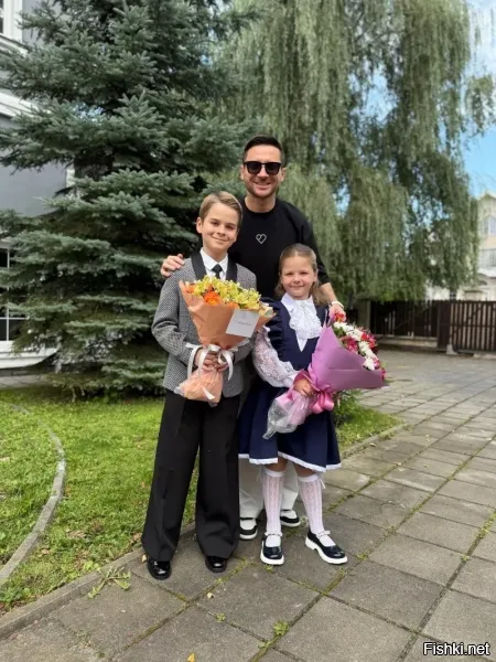 Ну тады сюды и Киркорова засунуть?!  Они же там все в пробирку как под копирку.