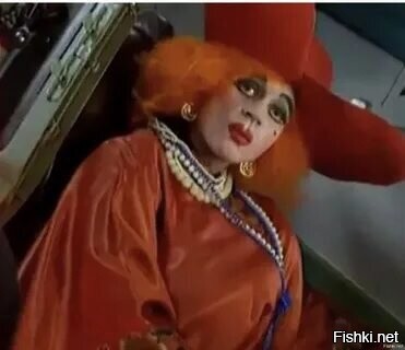 И четвёртая "невозмутимая стюардесса". А также мисс Бурпл в роли мисс Мурпл