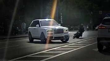 Пьяный и ранее лишённый прав водитель BMW сбил двух девушек, и скрылся