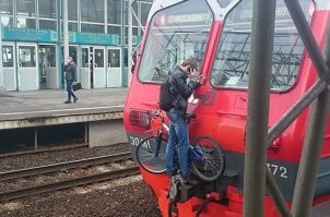 Задача №5 - это первый велосипедист! Второй на товарняке!