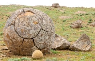 Мангышлак. Долина шаров. (ныне- Мангистау. Торыш)