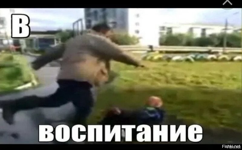 В Краснодаре отец грубо разобрался с подростком, который плюнул в его дочь