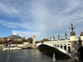 Можешь и про фуфлоу башню рассказать там Русские присутствовали и про Александровский Мост в Париже :) прикинь если все расскажешь сколько подписчиков будет из ряда тех кто на историю забил .  Фотки мои датированы 31 октября .  Памятник Бельгийскому королю который поддерживал Русских и чем только отличился что в Конго всем руки и ноги отрубал и устраивал цирки негров .