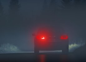 Противотуманник надо сзади включать, красненький такой, один в левом фонаре стоит.