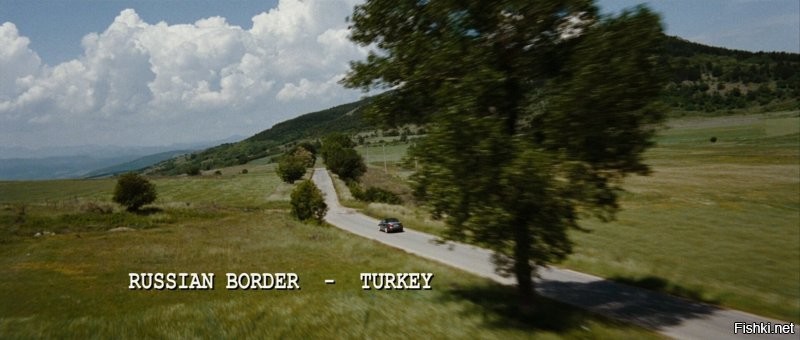 Это ладно. А вот где авторы этого фильма, время действия которого приходится на наши дни, нашли русско-турецкую границу?