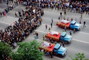 Уверен что сегодня никто, ни одного имени не вспомнит из трех попавших под раздачу чудаков, во время этой демократической вакханалии! Тем более что через два года, счет пошел на сотни!