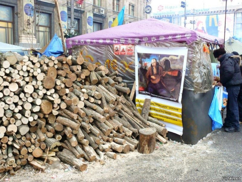 Всё фотошоп...  
И буржуйки никто на Украине не делает...
И так тепло.  И свет, и газ - всё есть.