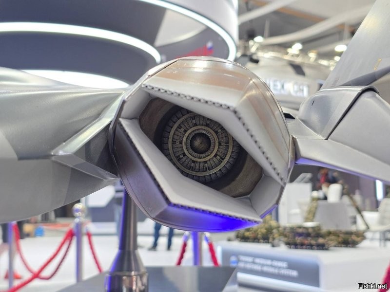 DAS25: Су-57 с «Изделие 30»

Объединенная авиастроительная корпорация демонстрирует на авиасалоне в Дубае модель Су-57Э с двигателем АЛ-51Ф1 (он же «Изделие 30»).


 На дальнем плане первого фото -  модель беспилотного варианта Су-75