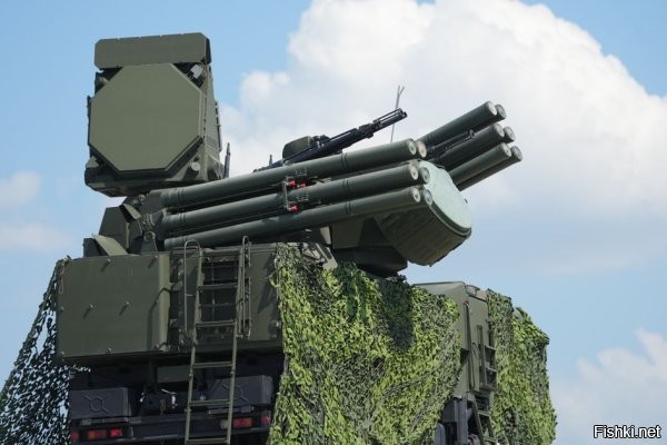 16 ноября 2025 13:37



Минобороны РФ: за сутки средства ПВО сбили 197 украинских беспилотников



Российские системы противовоздушной обороны (ПВО) уничтожили 197 украинских беспилотников. Об этом сообщили в Министерстве обороны России.
По данным военных, за сутки сбиты две украинские управляемые ракеты большой дальности "Нептун", четыре снаряда ракетного комплекса HIMARS американского производства, а также управляемая авиационная бомба.

"Средствами противовоздушной обороны сбиты... 197 беспилотных летательных аппаратов самолетного типа", – говорится в сообщении оборонного ведомства.

Накануне бойцы ВС РФ освободили населенные пункты Малая Токмачка и Ровнополье в Запорожской области.



В субботу Минобороны информировало о 247 беспилотниках, сбитых за сутки.

Отличная работа ПВО ВС России 5+