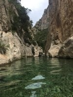 Там же только с другого ракурса , вода прохладная но купаться можно .