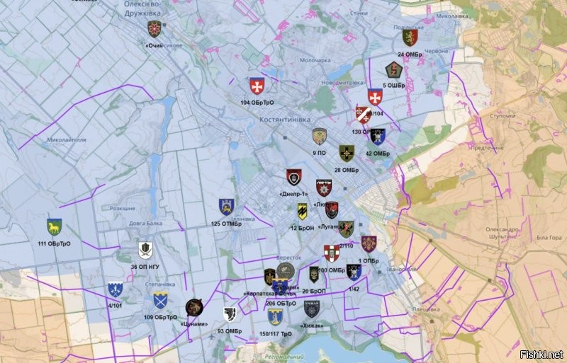 Не смотря на советы Царева, к сожалению на направлении где наступает дивизия, в которую входит наша подшефная рота, вовсе не три человека на 5 километров, а по три бригады. Жаль, что Олег не имеет должного авторитета среди украинского командования.