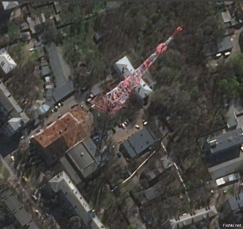 Главное события ночи массированный удар Гераней  по 
 Днепропетровску.
Примерно 35 Гераней атаковало цели в Днепропетровске.
Работало и ППО. В который раз повторюсь - Днепропетровск второй по плотности ППО город на Украине. Шмаляли стрелковым, ракетами и чем-то интересным.  
Несколько ударов Гераней пришлись в районе телерадиоцентра в Днепропетровске. Геолокация:
48.44406718480553, 35.04901126064583©Чат 

Второе значимое событие ночи - удар пятью ракетами Искандер-М  (2+3) по цели в Краснограде (Берестине) Харьковской области. Пока без деталей.