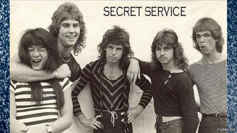 В позднем СССР, в "Музыкальную почту" (программу на 1-м канале) пришла заявка на группу "Секрет сервис". Ведущий говорит, у нас есть только "Секрет".