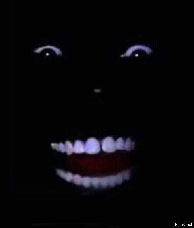 Женщина станцевала тверк у гроба