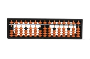 Китайцы на таких счётах считают, да ещё как реактивные.