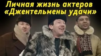 В русском языке, как и во многих других, слова пишутся не так, как воспринимаются на слух. Это проблема для иноязычных "нелингвистов".
Это проблема даже для русскоязычных людей.
Ошибки, типа приведенной на картинке, возникают сплошь и рядом, и, в принципе, не мешают восприятию.
Ну, есть "особо внимательные", которым такие объявления "глаза режут". 
Ок. Для них такие посты.