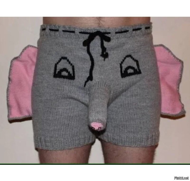 Мужчина остановил несущегося слона неожиданным жестом