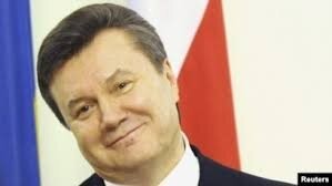 Стокилограммовый золотой унитаз продали на аукционе
