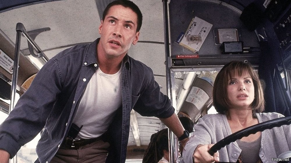 Автобус с пассажирами и без тормозов разбил 16 транспортных средств