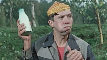 "В советский период ассортимент молочных продуктов был ограничен и скуден" - это кто  сказал?  
Что значит скуден? Не было говна из пальмового масла.
Молоко, сметана, сливки, кефир, снежок, ряженка, творог, сырки, сыры, несколько сортов масла... Что нехватало?
А может "Лучше меньше да лучше"?