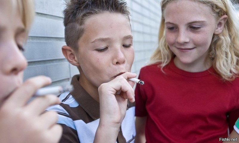 Да как курили, так и будут курить, достать не проблема... Я тоже с 14 лет примерно закурил, не горжусь этим. Сейчас мне 49 и до сих пор курю, ни как не бросить ска... Лучше просто не начинать. Раньше это было модно и круто, сейчас уже я не знаю как у вас всех, но мои дети 26, 18 и 14 не курят и не хотят, я повлиял как мог...