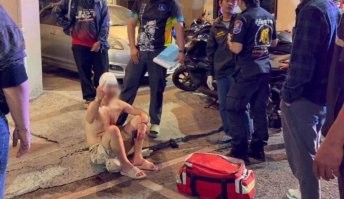 Судя по этой фотографии, парень в тот вечер прям сознательно выпрашивал звездюлин. Просто попались именно трансы. Не попадись они - его избили бы даже буддийские монахи.