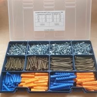 - А импланты вы ставите?
- Да, вот