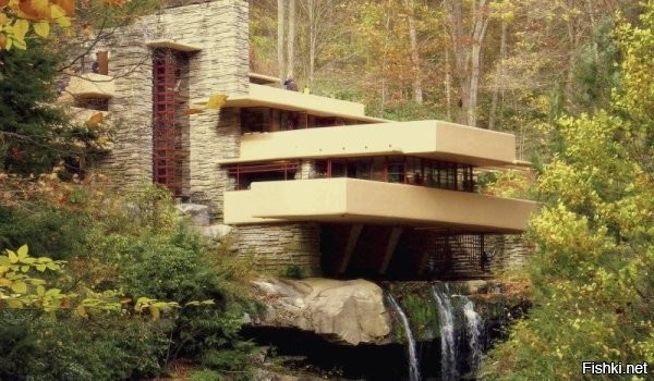 Обоссышься в таком доме жить под постоянное журчание. Сырость постоянная и комарья немеряно. Нафиг-нафиг.