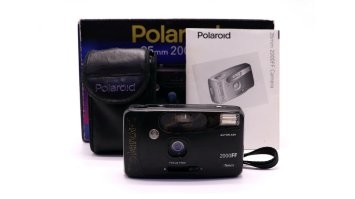 Не все Полароиды были с мгновенной печатью, были и обычные плёночные. Так же как и фотоаппараты с мгновенной печатью от других фирм.