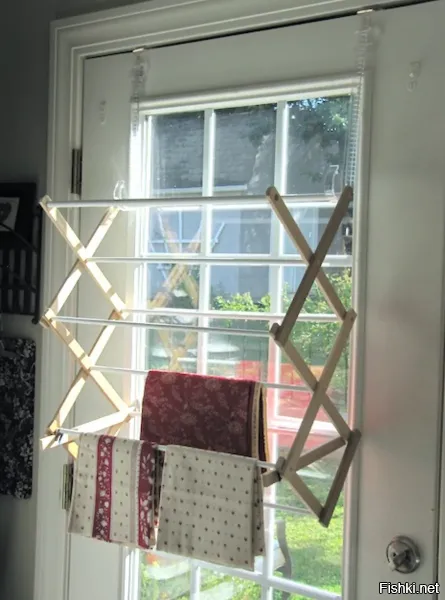 "Так сушить белье еще и эстетично приятно"

Ну да, особенно если это нижнее белье...