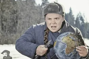 Откинулась! Раньше тока пальцы растопыривала, а  щас забурела там на зоне,  теперь всем пасть порвёт и моргала выколет!