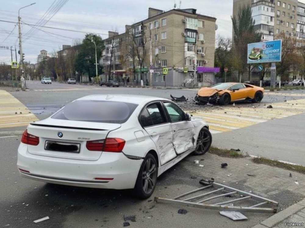 Гы!
А это мой город. Шахты. Перекрёсток Советской и Карла-Маркса