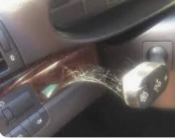 Рычаг поворотника на BMW.