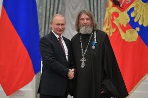 Подумаешь, куча научных работ, испытаний, мировых рекордов. А еще он поддерживает СВО. Ну ка скакуасы и прочие дерьмоголовые, быстро набросились и разоблачили этого бездельника Конюхова.