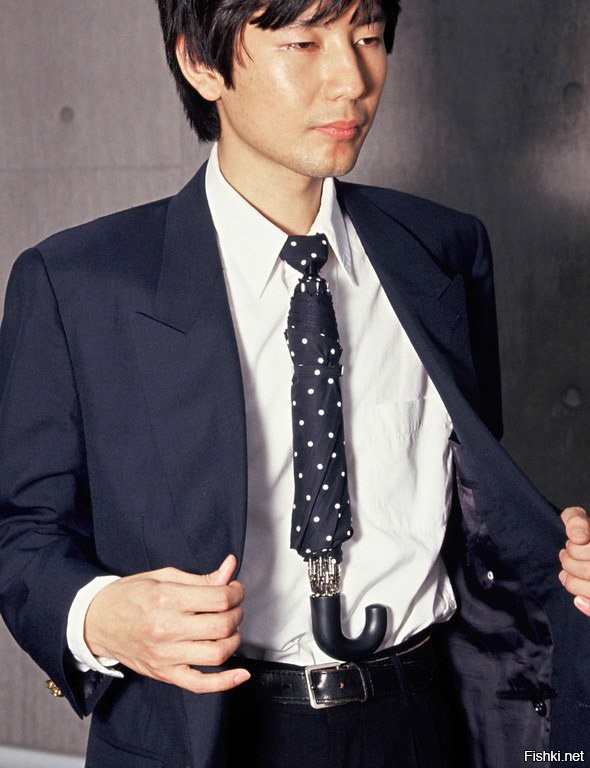 Это тоже Чиндогу.)))
1 Заповедь: чиндогу ни в коем случае не может быть по-настоящему полезным
2 Заповедь: чиндогу должно быть воплощено материально, то есть доведено до стадии опытного образца. Просто задумка не считается.
3 Заповедь: в нем должен быть дух анархии, чиндогу должен порвать путы консервативных представлений о полезности.
4 Заповедь: чиндогу это непременно вещи для быта и ежедневного использования.
5 Заповедь: чиндогу нельзя продавать или получать за них деньги.
6 Заповедь: поаккуратнее с юмором. Чистая шутка недостаточное основание для создания чиндогу.
7 Заповедь: чиндогу не должен быть пропагандой сам по себе.
8 Заповедь: чиндогу не должен касаться табуированных тем. Попытки выехать за счет вульгарного юмора или секса не приветствуются.
9 Заповедь: чиндогу нельзя патентовать. Это ваш подарок всему миру.
10 Заповедь: в чиндогу нет места предубеждениям. Они создаются для всех и каждого.