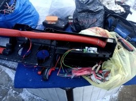 Ну... Когда нужно срочно что-то починить или доделать, а тут снег пошёл, палатка не худший вариант.